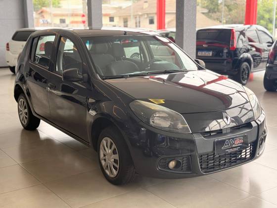 RENAULT SANDERO 1.0 EXPRESSION 16V FLEX 4P MANUAL RENAULT SANDERO 1.0 EXPRESSION 16V FLEX 4P MANUAL